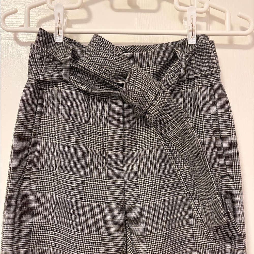 Aritzia Wilfred Black and White Cropped Checkered Pants (size 00)